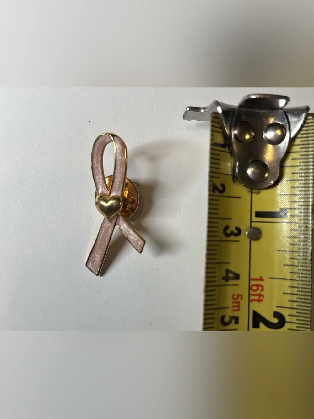 Avon Lapel Pin Pink Ribbon And Golden Heart Breast‎ Cancer Awareness